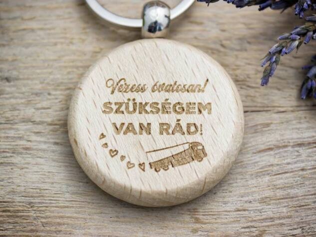 ws/vezess-ovatosan-kamionos-fa-medalos-kulcstarto-6.jpg