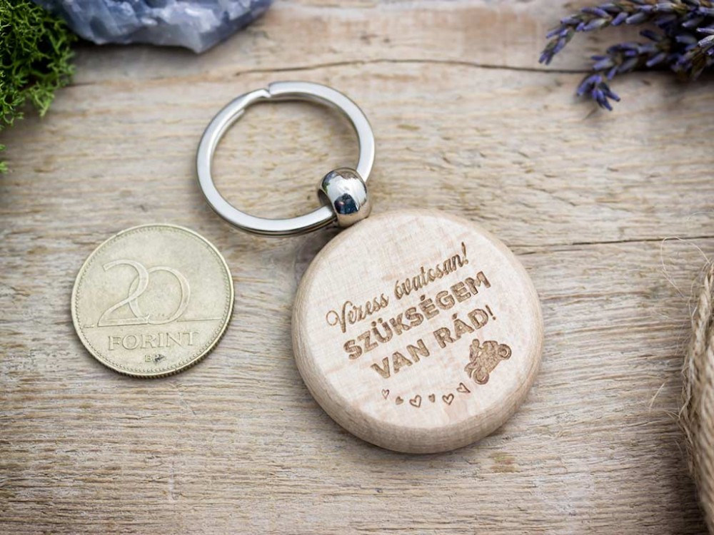 ws/vezess-ovatosan-motoros-fa-medalos-kulcstarto-2.jpg